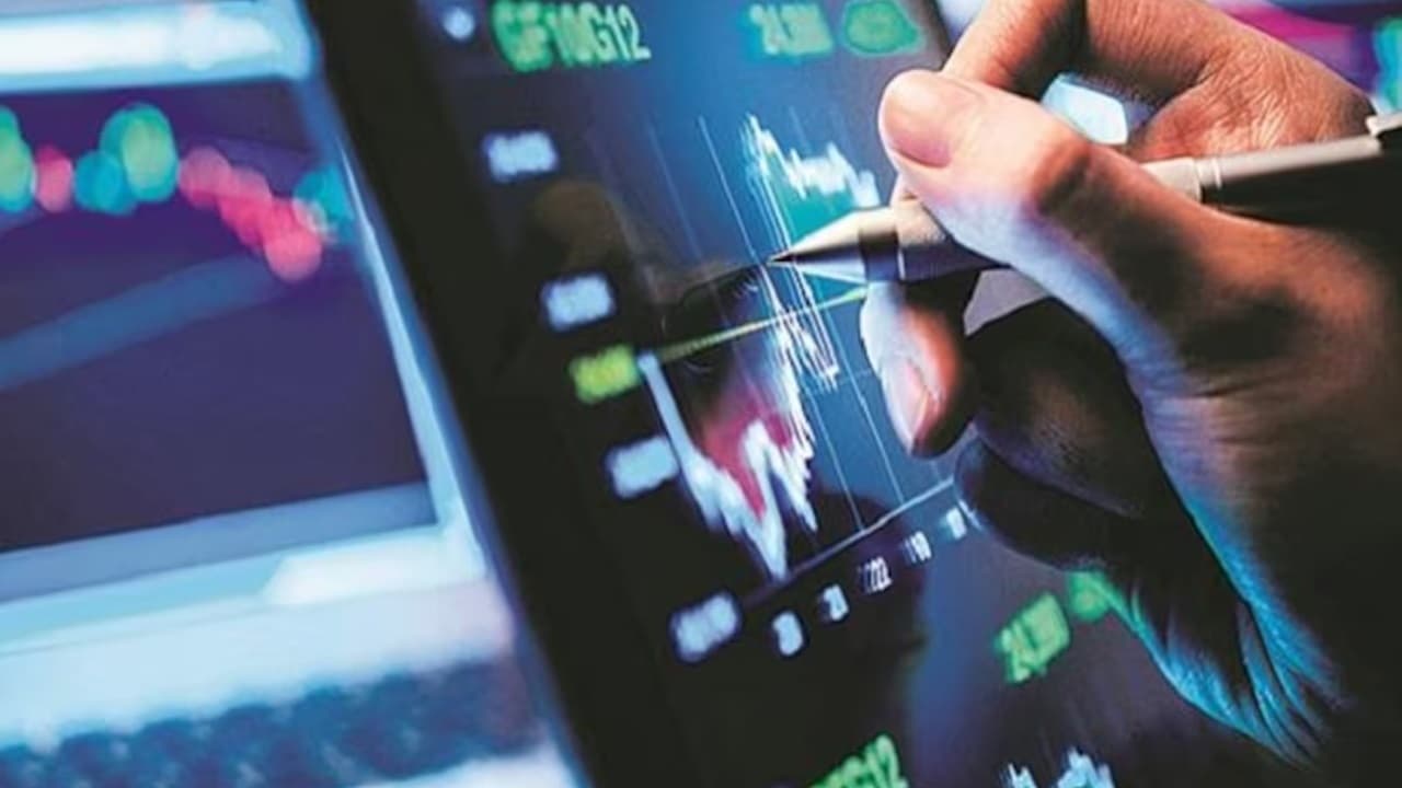 Share Market: खुलते ही धड़ाम से गिरा शेयर बाजार, सेंसेक्स 148 अंक टूटा, निफ्टी भी लाल