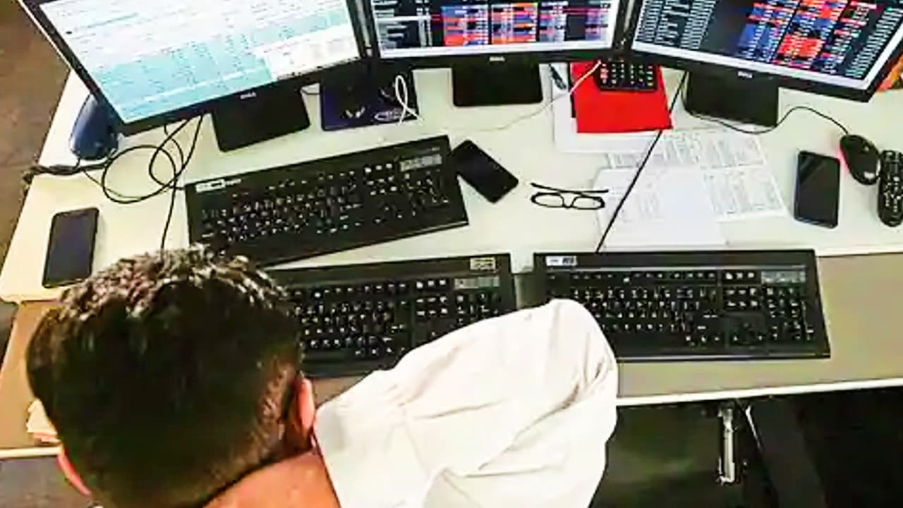 Share Market Update: शेयर बाजारों में गिरावट से 5 दिन में निवेशकों के 18.74 लाख करोड़ रुपये डूबे