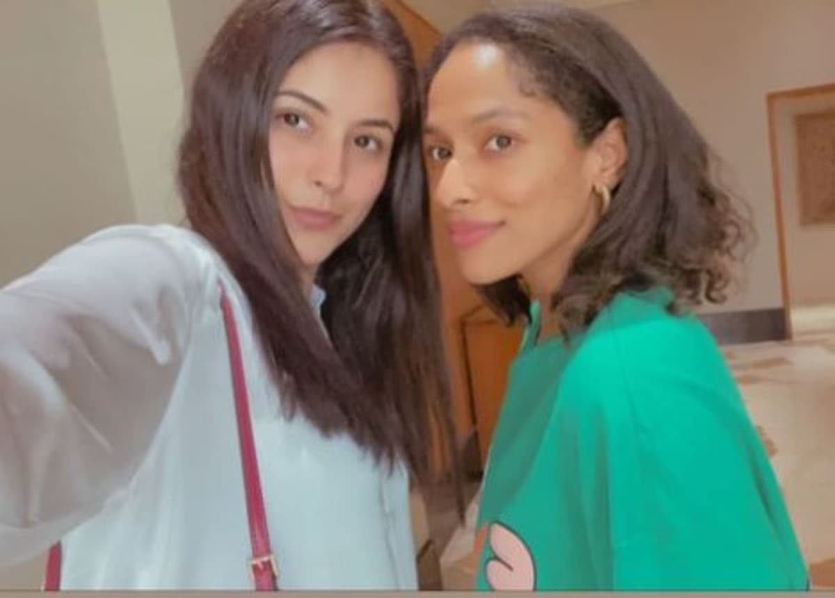 मसाबा गुप्ता ने sunshine girl शहनाज गिल के साथ शेयर की सेल्फी, फैंस बोले - दोनों साथ काम करने जा...