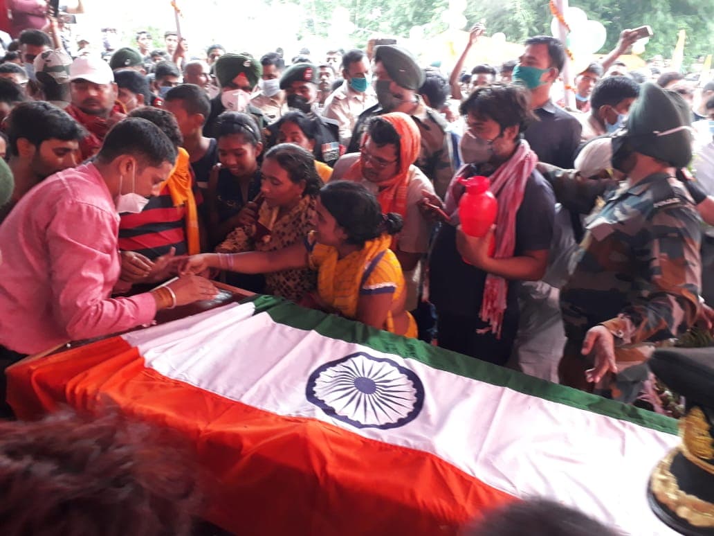 शहीद कुंदन का पार्थिव शरीर पहुंचा साहेबगंज, राजकीय सम्मान के साथ मुनिलाल घाट पर होगी अंत्येष्टि