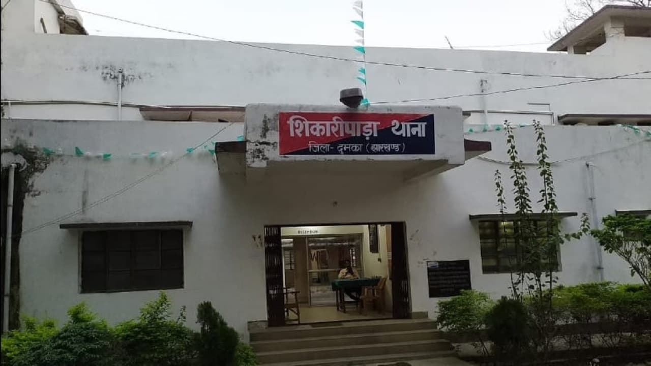 Triple Talaq In Jharkhand : झारखंड में तीन तलाक देकर घर से निकाला, गांव की ही लड़की से किया निकाह, FIR दर्ज Triple Talaq In Jharkhand : झारखंड में तीन तलाक देकर घर से निकाला, गांव की ही लड़की से किया निकाह, FIR दर्ज
