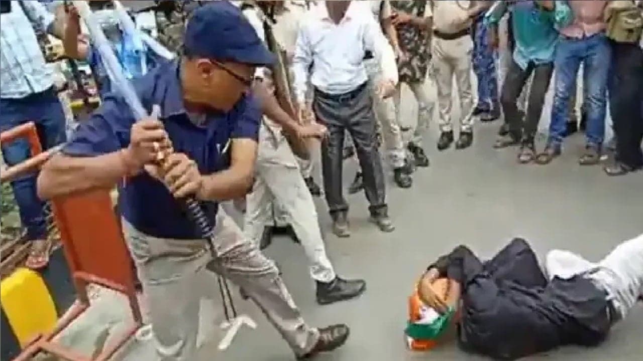 ADM की लाठी से घायल शिक्षक अभ्यार्थी पहुंचा CM से मिलने, मां बोली- भीख मांगकर खा लेंगे साहेब,करा दें इलाज