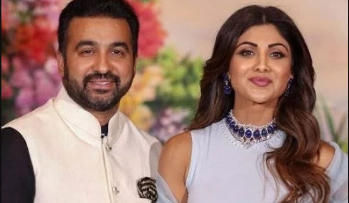शिल्पा शेट्टी ने पेड़ की जड़ों पर बैठकर किया योगा, फैंस बोले- दुनिया की हलचल से दूर एकांत में…