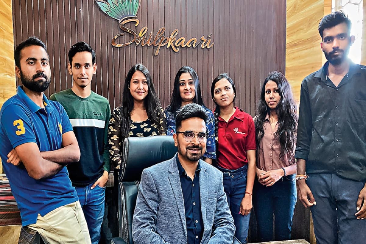 हस्तकला को आज भी जिंदा रखे हुए हैं रांची के अतुल, ‘शिल्पकारी’ नामक स्टार्टअप के जरिये दिला रहे राष्ट्रीय पहचान