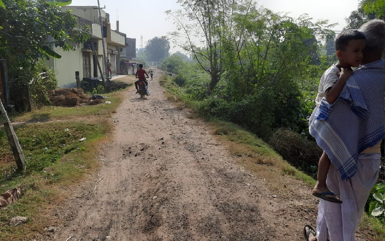 पानागढ़ रेलवे की ओर से भूमि अधिग्रहण किए जाने के खिलाफ लोगों ने डीआरएम से लगाई गुहार