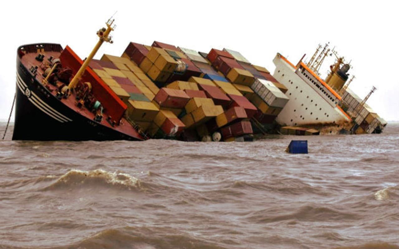 दक्षिण कोरिया और जापान के बीच सफर कर रहा जहाज डूबा, बेहोशी की हालत में पाए गए 12, सर्च अभियान जारी