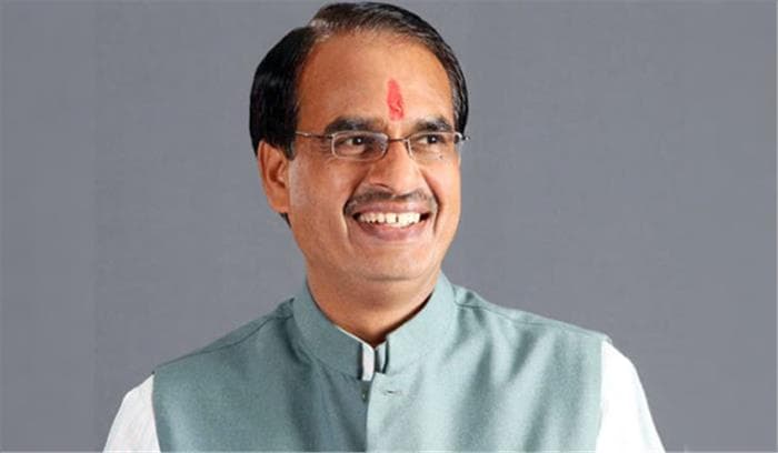 मुख्यमंत्री शिवराज सिंह चौहान ने किया पांच सदस्यीय मंत्रीपरिषद का गठन, राज्यपाल ने दिलाई शपथ