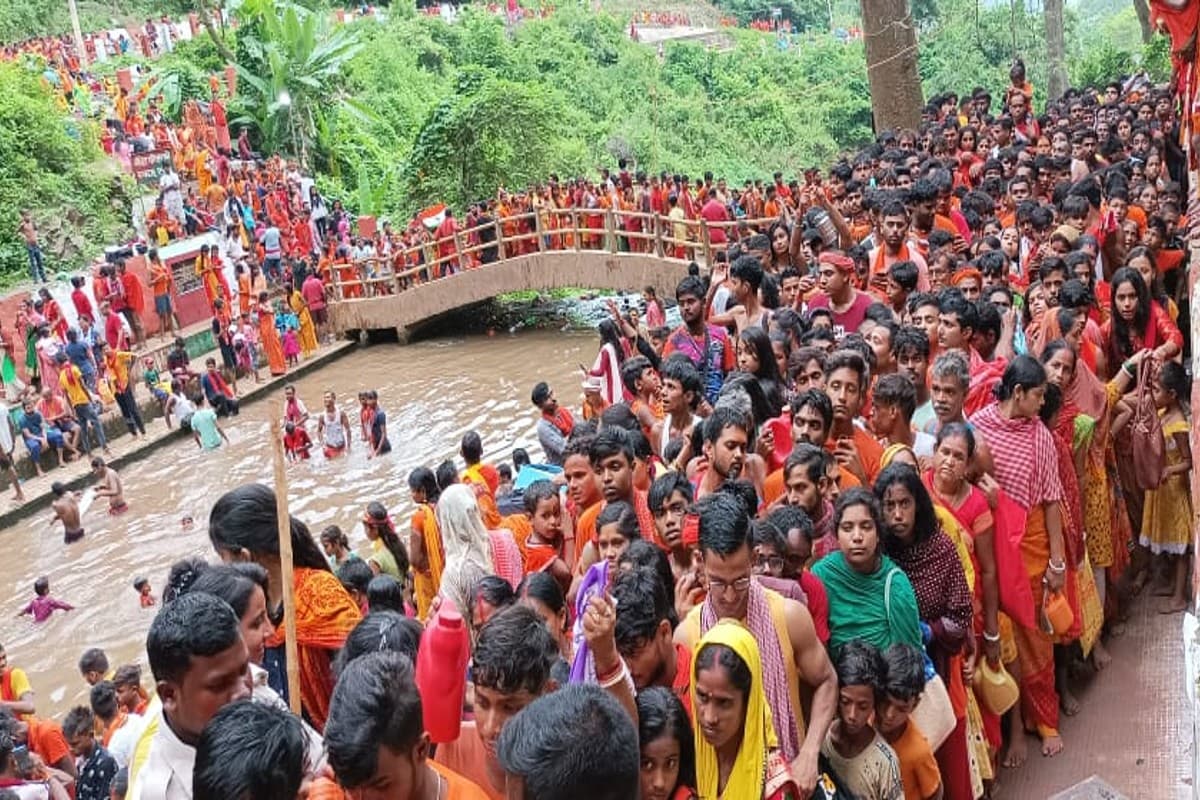 Last Sawan Somwar 2022: शिवमय हुआ झारखंड, शिवालयों में उमड़ा भक्तों का सैलाब