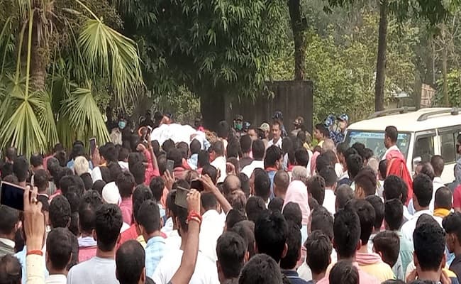 Bihar Chunav 2020: शिवहर के प्रत्याशी नारायण सिंह का शव लाया गया पैतृक गांव, पसरा मातम का माहौल