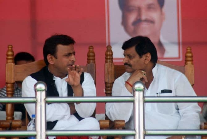 UP Chunav 2022: इधर चाचा-भतीजे का गठबंधन है अधर में, उधर सपा-प्रसपा के समर्थक आपस में ही रहे उलझ