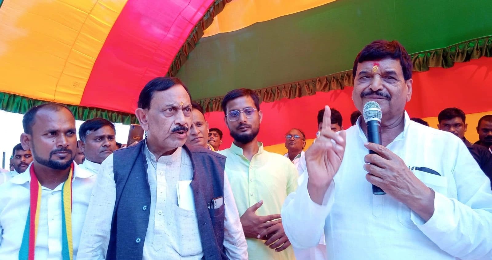 ‘यूपी में थाना बेच रहे हैं IAS-PCS अधिकारी, बिना घूस लिए लेखपाल नहीं करता कोई काम’, शिवपाल यादव का गंभीर आरोप