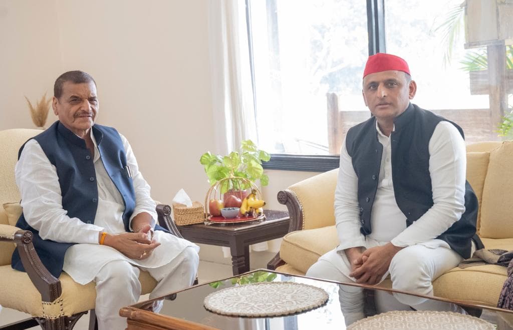 UP Budget Session 2023: अखिलेश यादव के बगल में बैठेंगे चाचा शिवपाल, इन्हें मिली आजम खान की सीट
