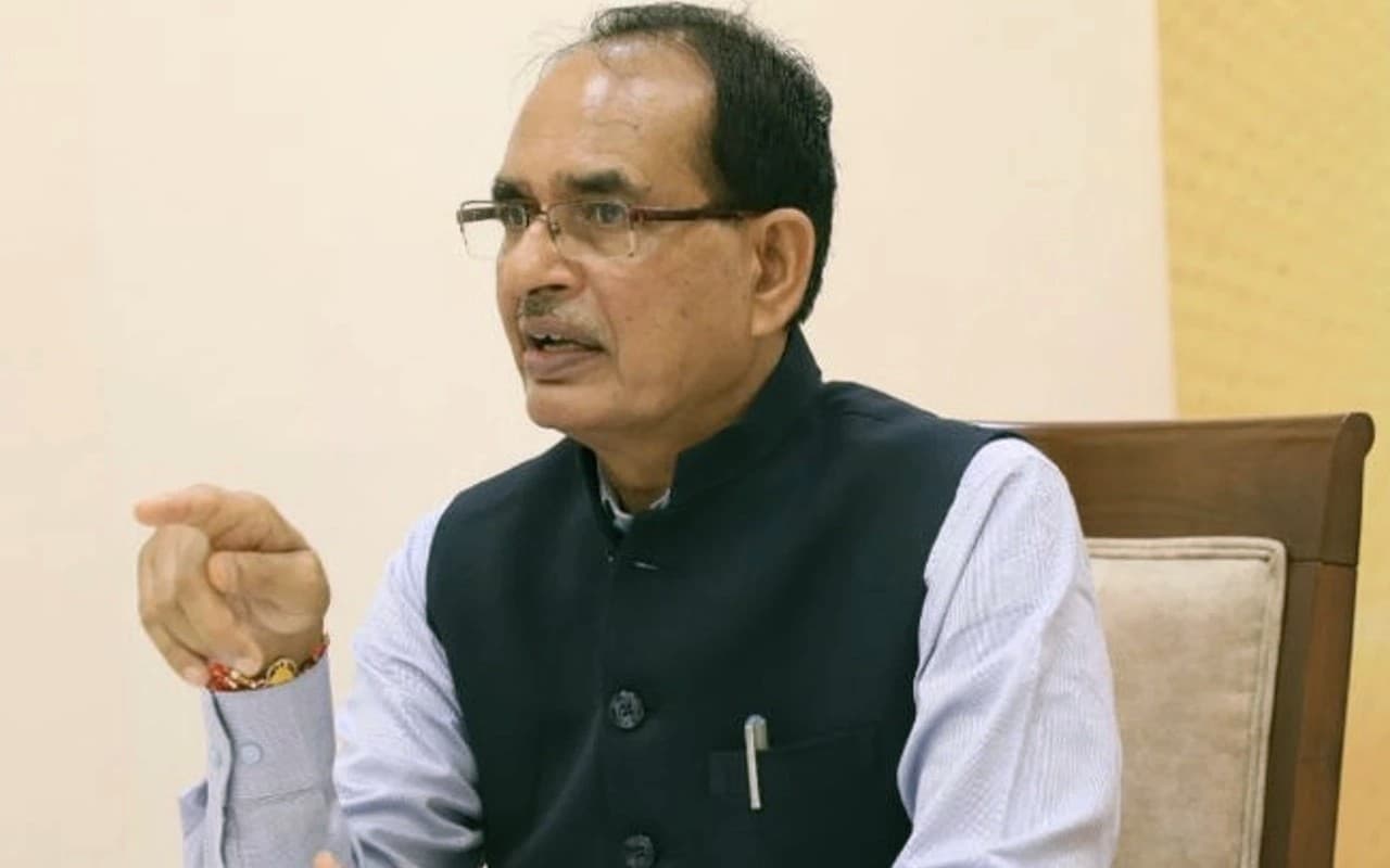 शिवराज सिंह चौहान ने दिग्विजय सिंह पर साधा निशाना, कहा- कांग्रेस के डीएनए में ही है पाकिस्तान परस्ती