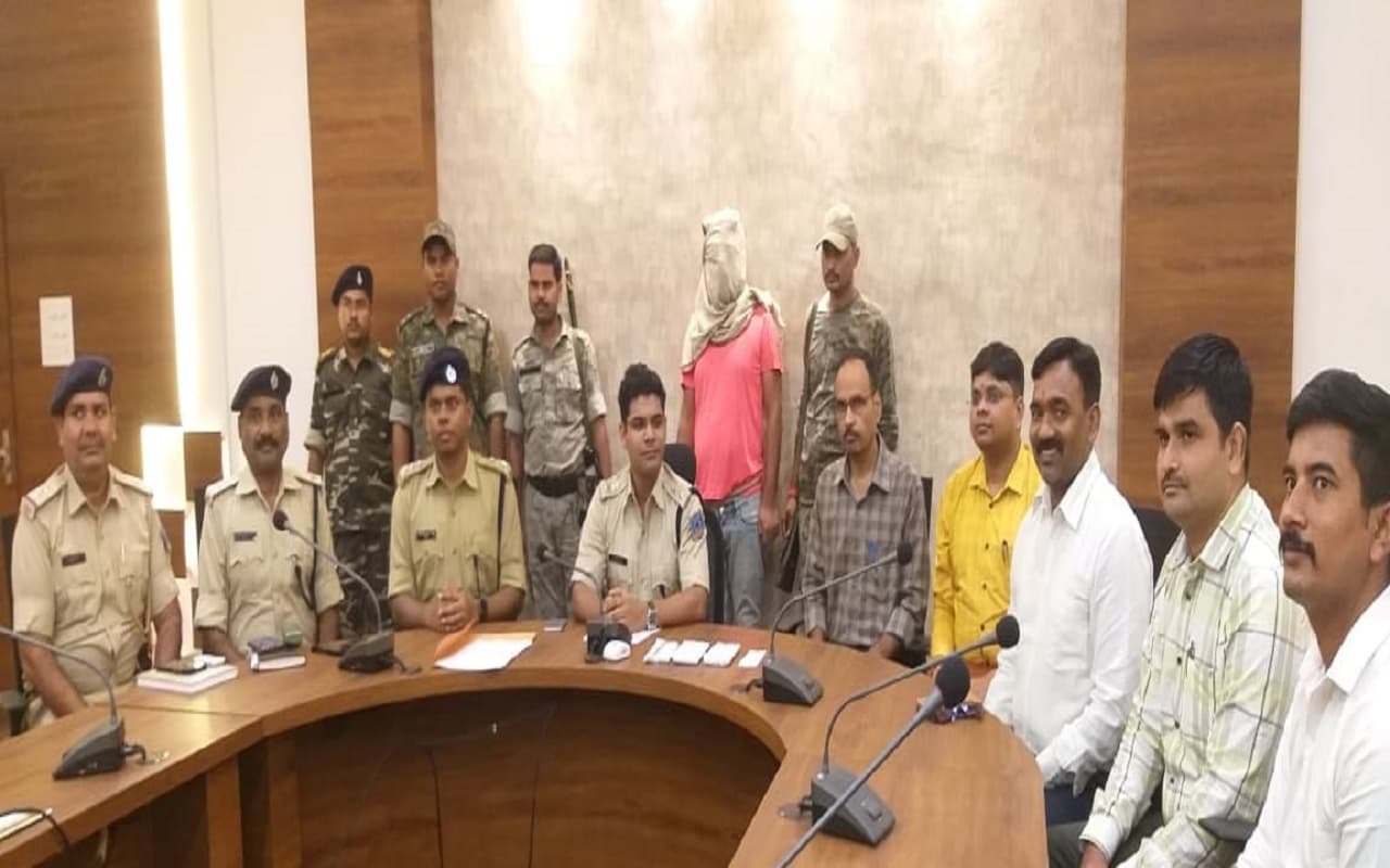 Jharkhand Crime News: कुख्यात अमन श्रीवास्तव गैंग का शूटर राजू शर्मा बिहार से अरेस्ट, 9 मामले हैं दर्ज