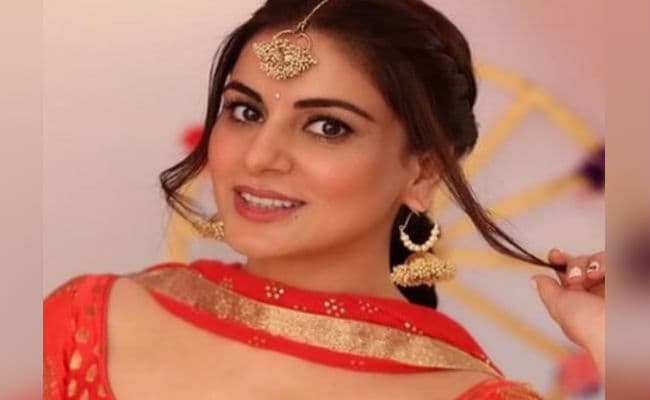 Kundali Bhagya की प्रीता रेड ड्रेस में दिखीं बेहद स्‍टनिंग, इंटरनेट पर वायरल हो रही एक्‍ट्रेस की ये तसवीरें