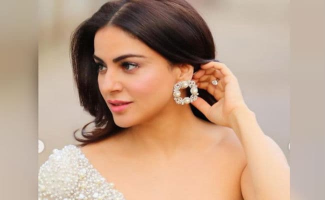 'Kundali Bhagya' की प्रीता व्‍हाइट गाउन में दिखी बेहद हॉट, सोशल मीडिया पर वायरल हो रही एक्‍ट्रेस की ये बोल्‍ड तसवीरें