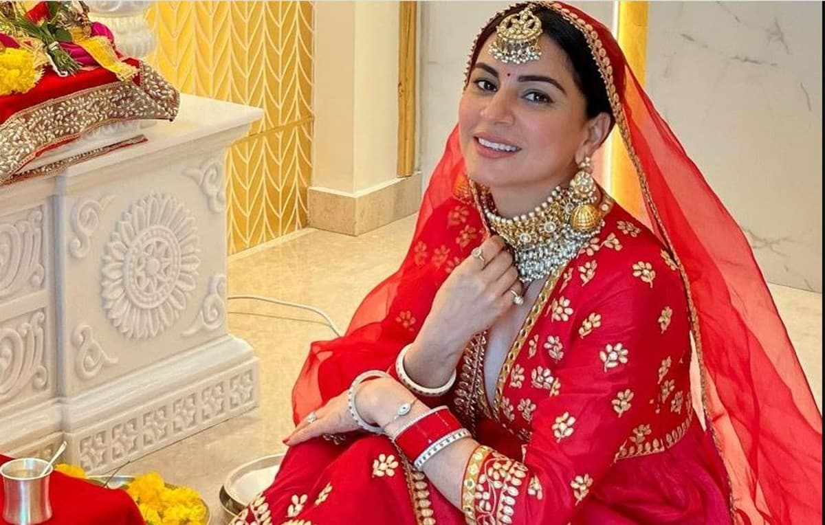 Shraddha Arya : कुंडली भाग्य की प्रीता का सेट पर हुआ जबरदस्त स्वागत, नई नवेली दुल्हन पर हुई फूलों की बारिश
