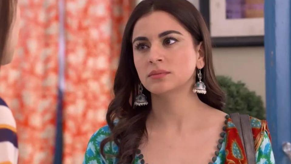 Kundali Bhagya की 'प्रीता' ने स्लिट गाउन में कराया बोल्‍ड फोटोशूट, फैंस ने कमेंट में लिखा,' दिल की धड़कन...'