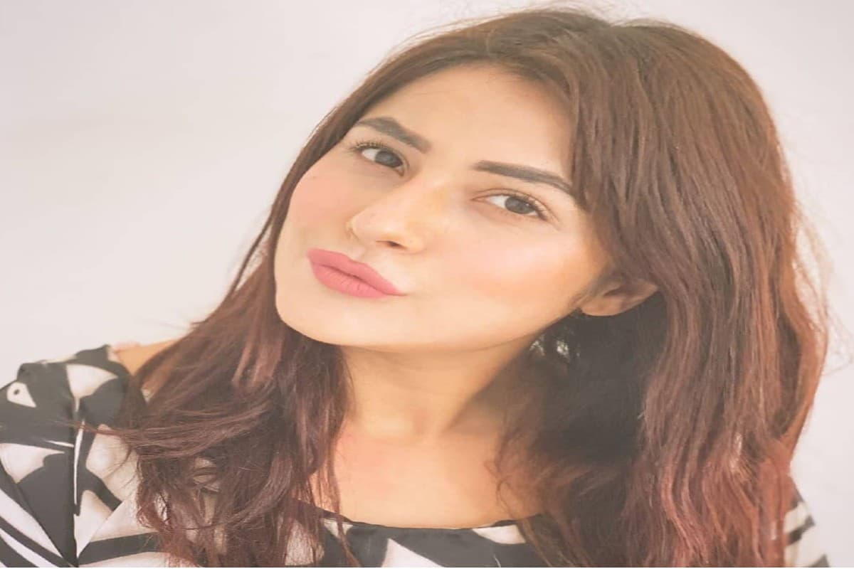 Bigg Boss फेम Shehnaaz Gill अपने टीनेज में दिखतीं थीं कुछ ऐसी, स्कूल यूनीफॉर्म में एक्ट्रेस की Photo हुई Viral