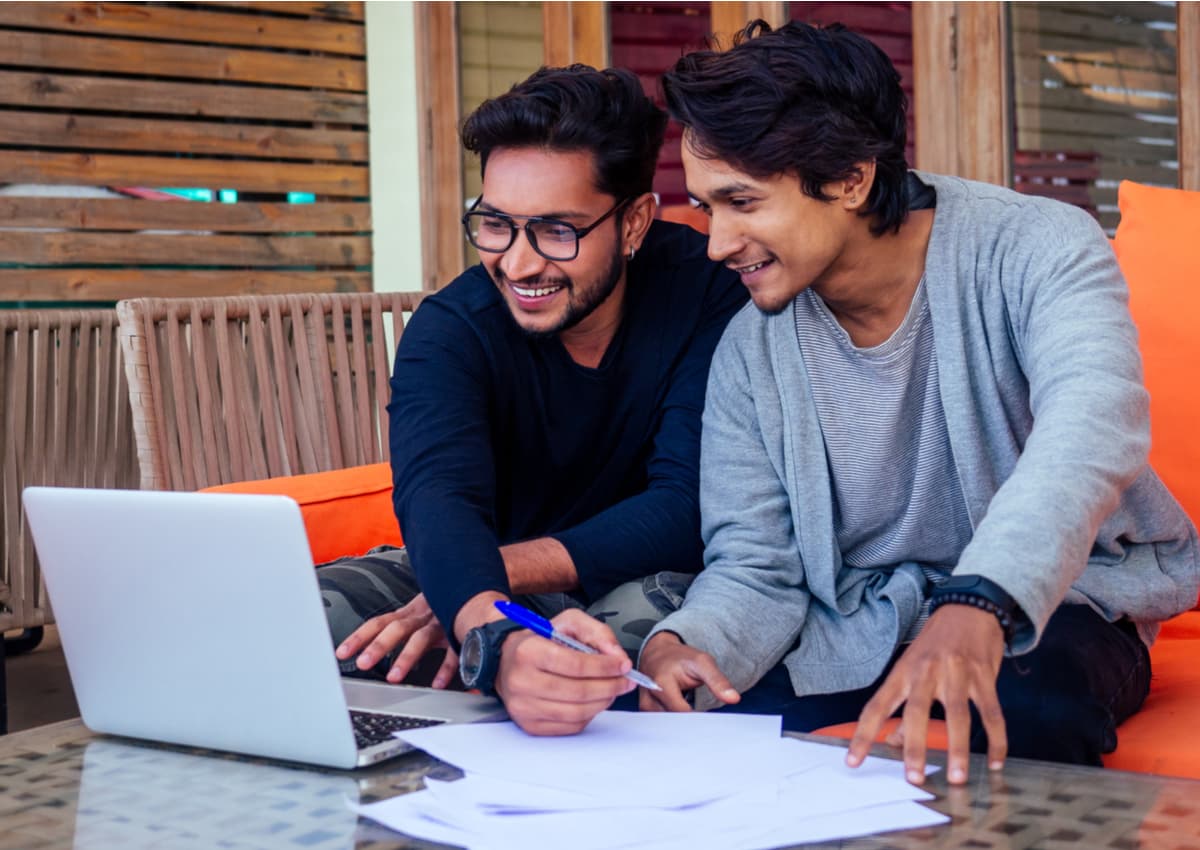 बजाज फाइनैंस ऑनलाइन FD निवेश के लिए सबसे पसंदीदा माध्यम क्यों है?