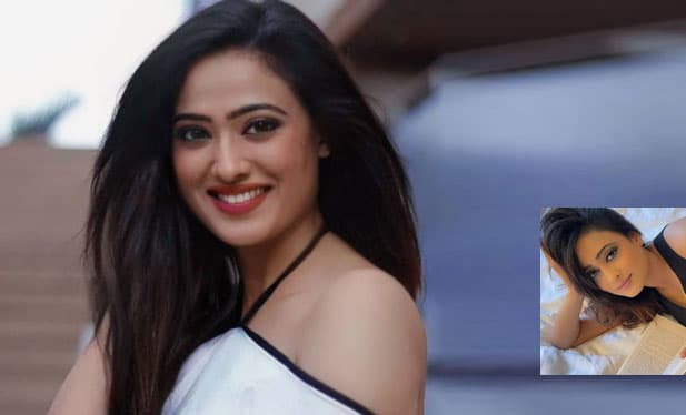 Shweta Tiwari पड़ी सब पर भारी, Black T-Shirt में एक्ट्रेस ने दिखाया अपना Glamorous अंदाज