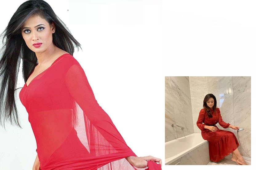 Shweta Tiwari ने करवाया बाथटब के पास Red Outfit में फोटोशूट, एक्ट्रेस ने कहा कोरोना के कारण तो . . .