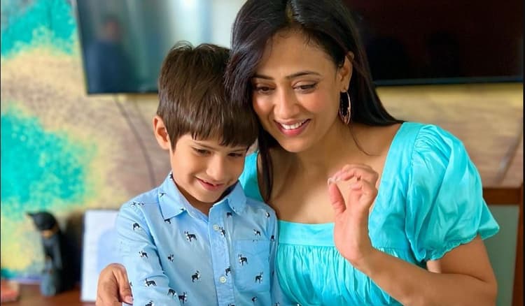 श्वेता तिवारी ने बेटे रेयांश संग शेयर की बेहद खूबसूरत तसवीरें, पलक के कमेंट ने खींचा ध्यान