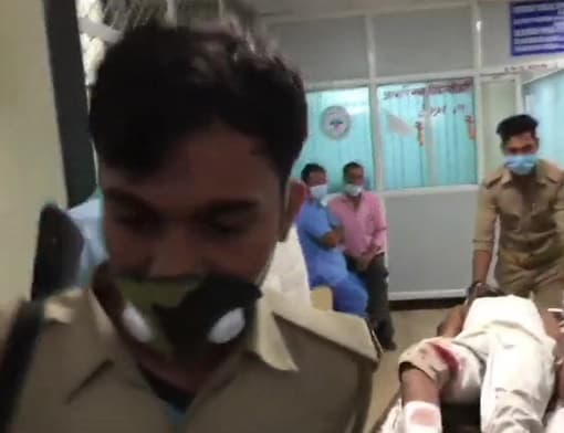 Kanpur Encounter : हिस्ट्रीशीटर विकास दुबे का करीबी श्यामू बाजपेयी मुठभेड़ के दौरान गिरफ्तार, पुलिस ने 25,000 रुपये का रखा था इनाम