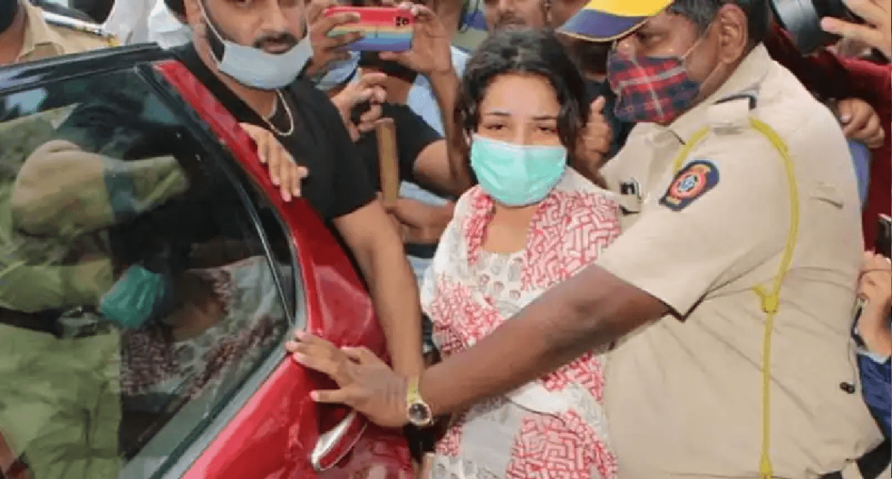एंबुलेंस देख 'सिद्धार्थ सिद्धार्थ' कहकर भागीं शहनाज गिल, VIDEO देख फैंस रोक नहीं पा रहे आंसू