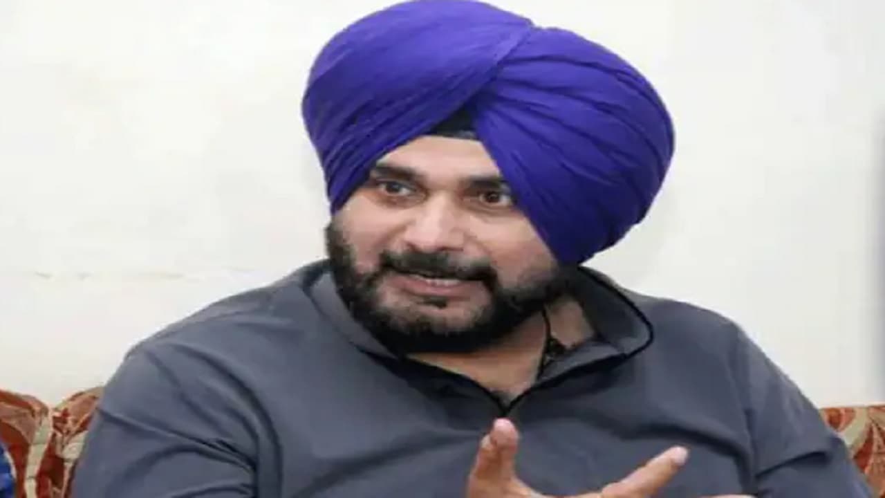 Punjab Politics: बग्गा की गिरफ्तारी पर बवाल, सिद्धू भी जंग में कूदे, बोले- पाप कर रहे केजरीवाल और भगवंत