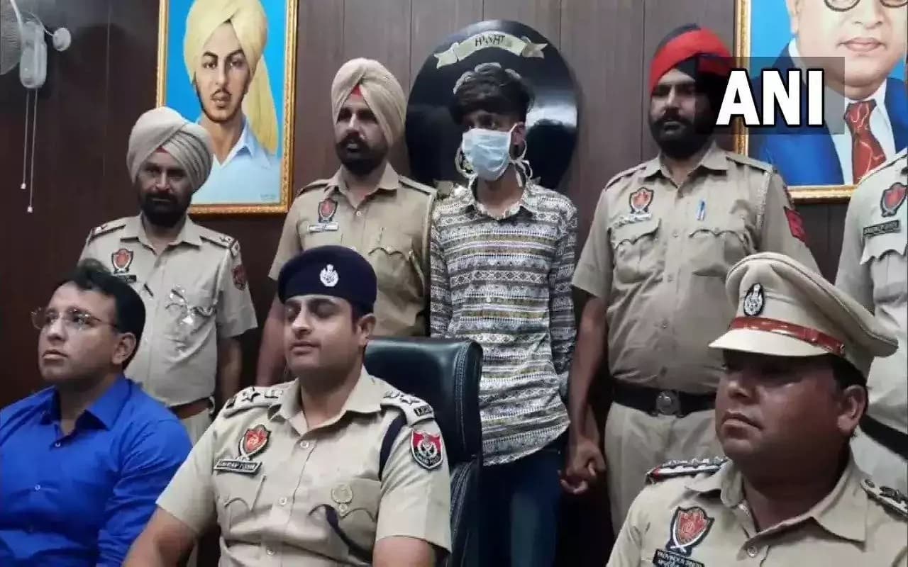 Sidhu Moose Wala : सिद्धू मूसेवाला के पिता को मिली जान से मारने की धमकी, पुलिस ने आरोपी को किया गिरफ्तार
