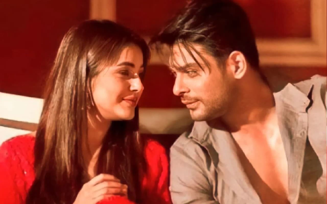 Bigg Boss: बिग बॉस के इतिहास में सिद्धार्थ शुक्ला-शहनाज गिल की जोड़ी रही सुपरहिट,देखें कपल की अनसीन VIDEO