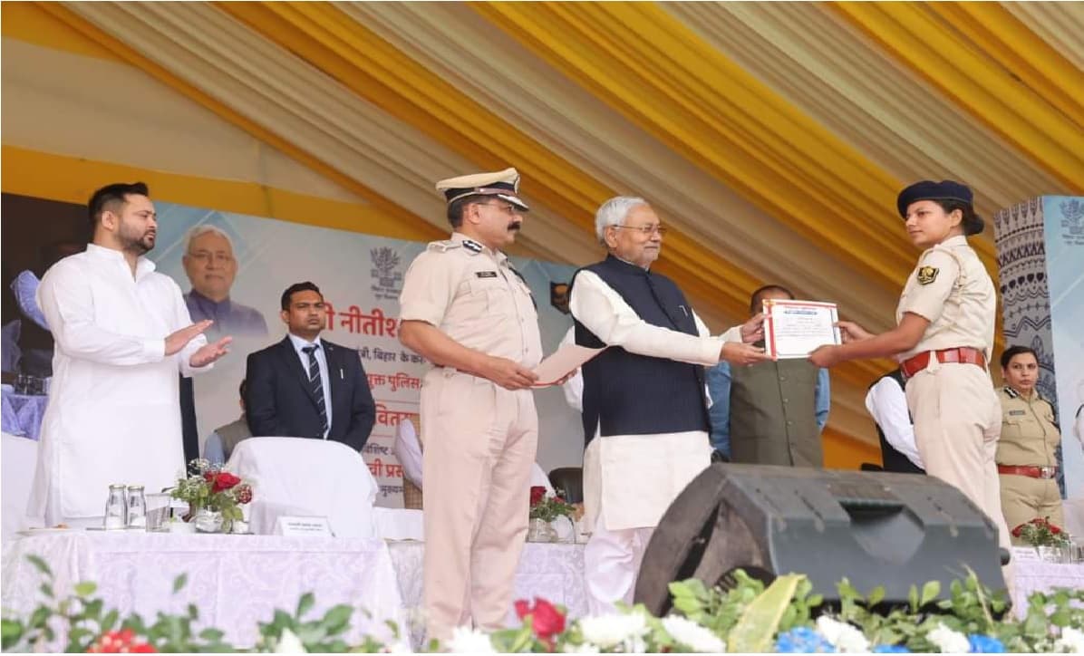सीएम नीतीश ने नियुक्ति पत्र वितरण समारोह में किया ऐलान, बिहार पुलिस में जल्द होगी 44,000 पदों पर बहाली