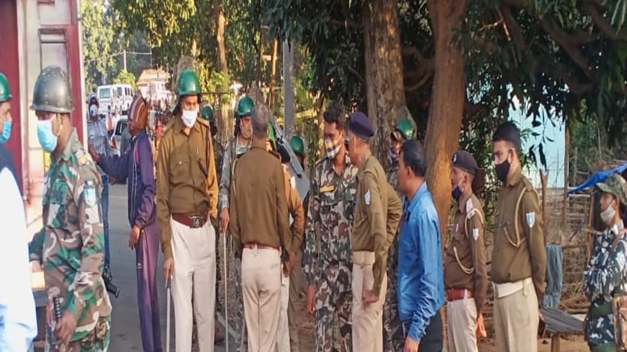 उग्र ग्रामीणों ने पूर्व नक्सली की हत्या कर शव को जलाया, सिमडेगा में जंगल से लकड़ी काटने को लेकर थे नाराज उग्र ग्रामीणों ने पूर्व नक्सली की हत्या कर शव को जलाया, सिमडेगा में जंगल से लकड़ी काटने को लेकर थे नाराज