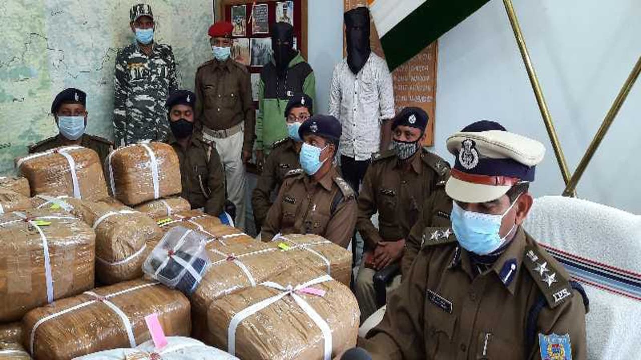 75 लाख रुपये के गांजा के साथ सिमडेगा में 2 तस्कर गिरफ्तार, गुप्त सूचना के आधार पर हुई कार्रवाई