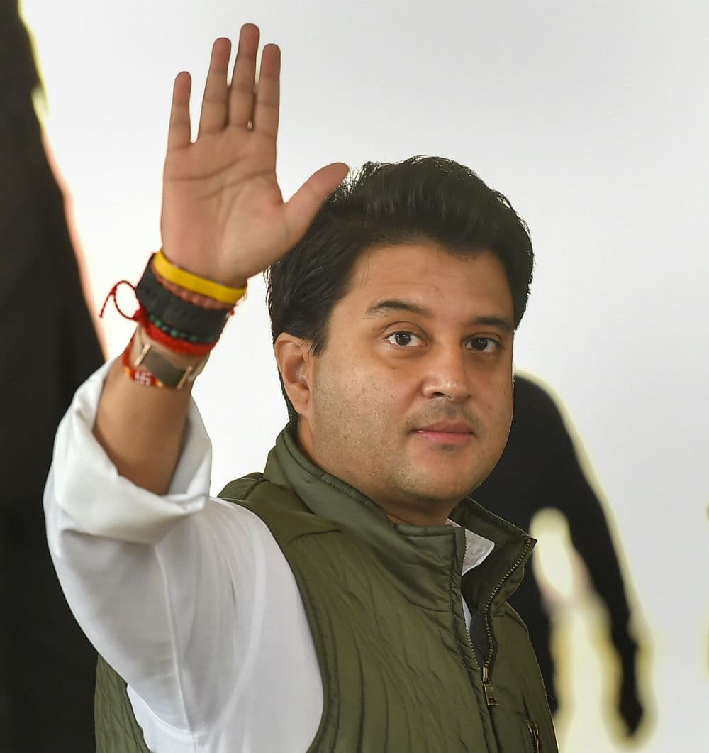 मध्य प्रदेश विधानसभा चुनाव के बाद कांग्रेस और ज्योतिरादित्य के बीच बिगड़ने लगे थे रिश्ते