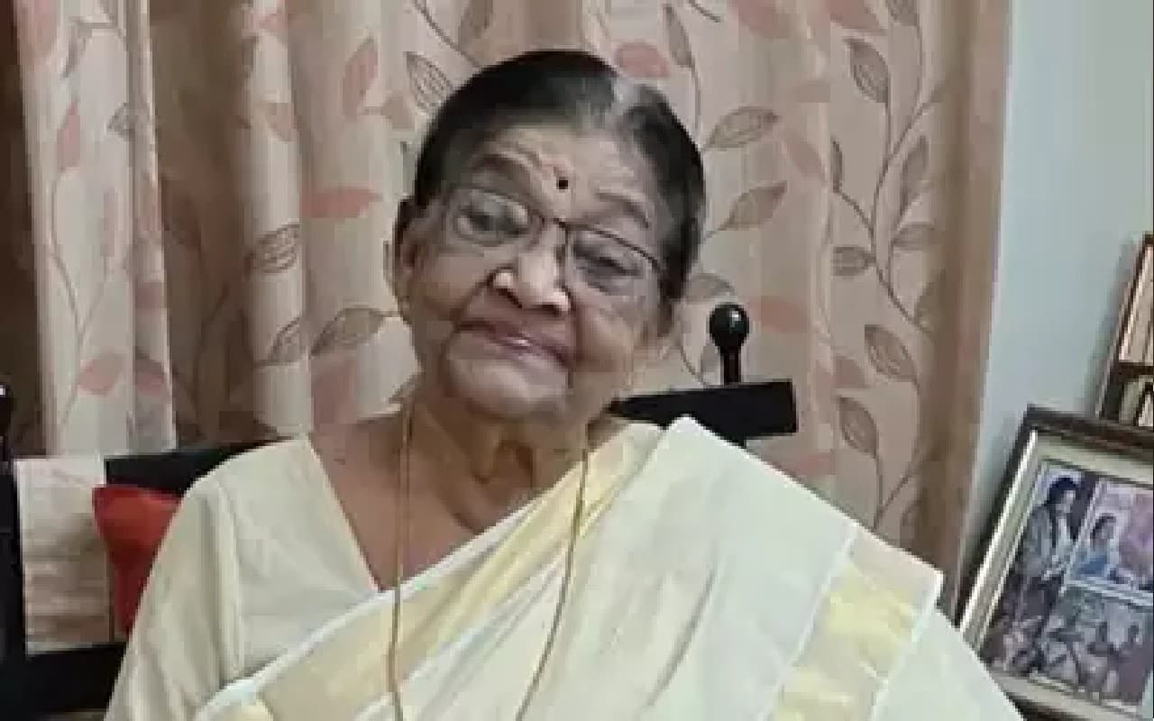 लेजेंड्री सिंगर सुमित्रा सेन का 89 साल की उम्र में निधन, सीएम ममता ने जताया दु:ख