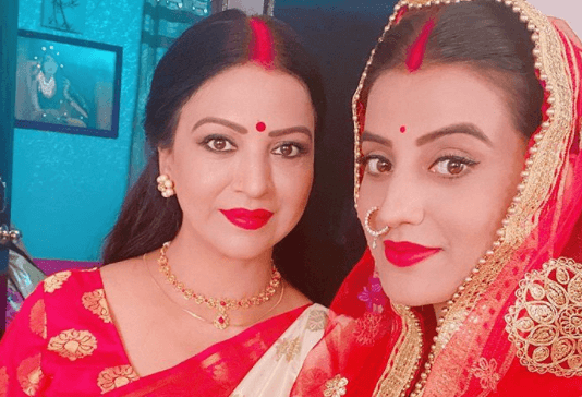 मांग में सिंदूर लगाए भोजपुरी एक्ट्रेस अक्षरा सिंह ने शेयर की अपनी फोटोज, फैंस ने पूछा- कब हुई शादी?