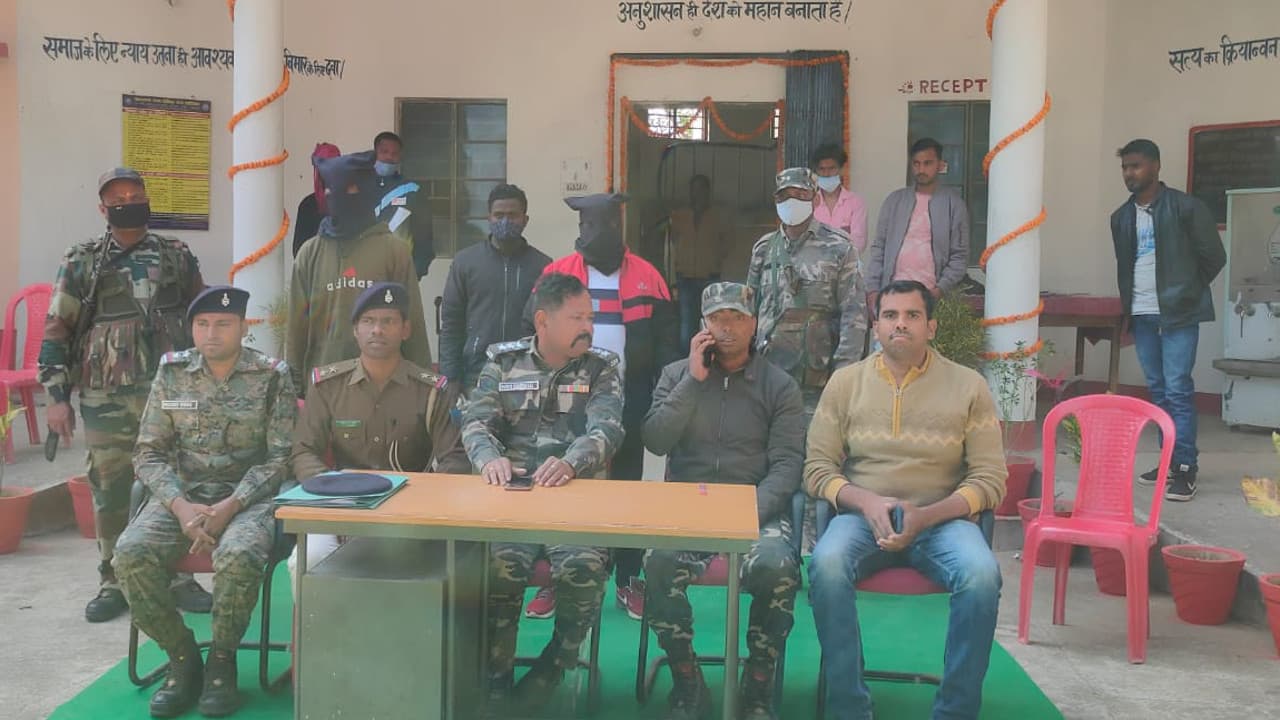 Jharkhand news: डायन बिसाही मामले में वृद्ध महिला की हत्या, गुमला के सिसई क्षेत्र से एक आरोपी गिरफ्तार Jharkhand news: डायन बिसाही मामले में वृद्ध महिला की हत्या, गुमला के सिसई क्षेत्र से एक आरोपी गिरफ्तार