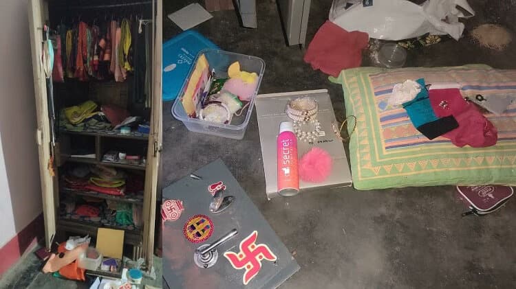 सीतापुर में पूर्व जिला पंचायत सदस्य के घर बदमाशों का हमला, पत्नी को बंधक बनाकर 15 लाख की लूट, मिला सुराग… सीतापुर में पूर्व जिला पंचायत सदस्य के घर बदमाशों का हमला, पत्नी को बंधक बनाकर 15 लाख की लूट, मिला सुराग…