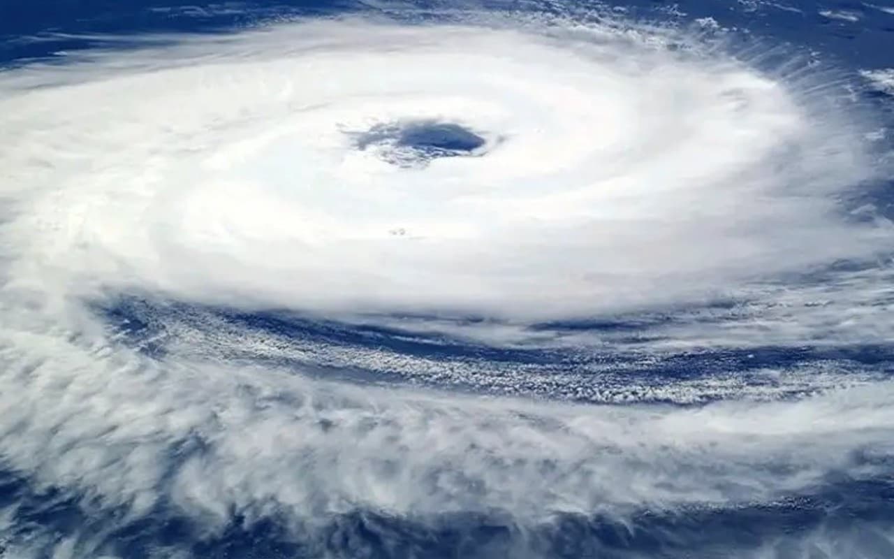 Weather Forecast: दशहरा दिवाली में होगी बारिश? चक्रवात के महीने में पड़ रहे हैं त्योहार