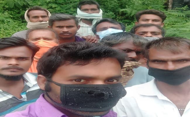 Bihar Crime : सिवान में अपराधियों ने मुखिया पति की गोली मार की हत्या, इलाके में मचा हड़कंप