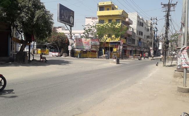 Lockdown in Bihar : बेवजह घूमने वालों पर पुलिस ने भांजी लाठियां, घर पर ही मना रामनवमी