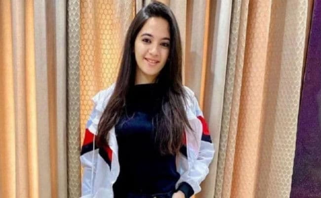 TikTok Star सिया कक्कड़ आत्महत्या मामले में पुलिस ने किया ये खुलासा, कमरे में मिले सबूतों से सुलझेगी मौत की गुत्थी