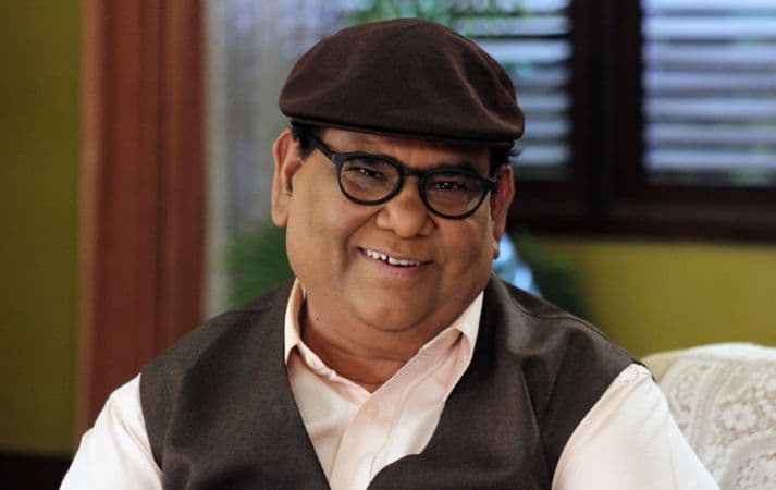 दर्शकों को गुदगुदाने वाले सतीश कौशिक कभी थे 400 रुपये पगाार पर कैशियर, कुछ इस तरह शुरू हुआ फिल्मी सफर