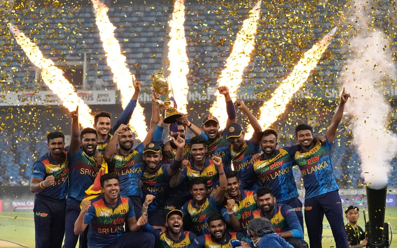 SL vs PAK Highlights: श्रीलंका एक बार फिर बना एशिया का बादशाह, पाकिस्तान को चटायी धूल, देखें खास तस्वीरें