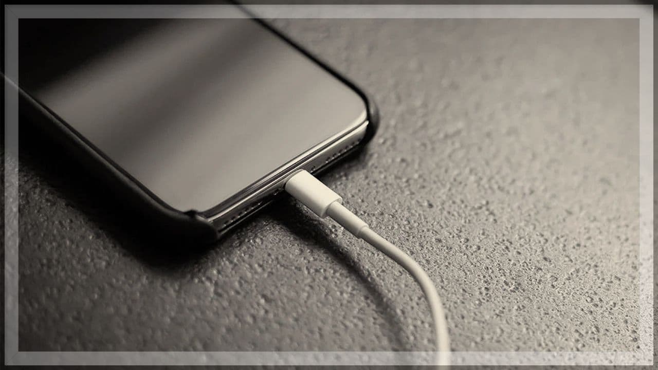 स्मार्टफोन की बैटरी जल्द हो जाती है खत्म? टेंशन न लें, आजमाएं ये आसान तरीके