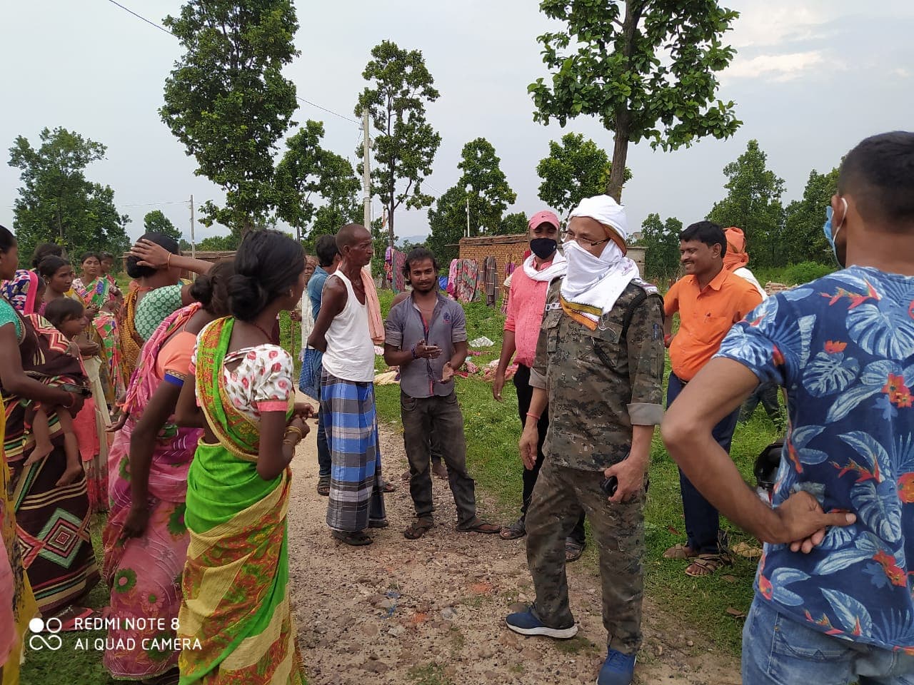 वन भूमि में बने शौचालय को तोड़ने पहुंचे अधिकारियों को दो घंटे तक लोगों ने रोक कर रखा, जानिए पूरा मामला