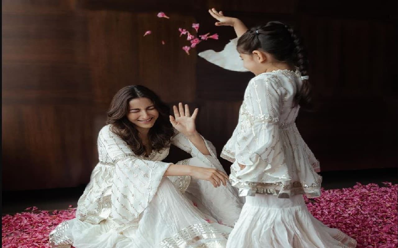 Inaaya Kemmu ने मॉम सोहा अली खान के बर्थडे पर लिखा दिल छू लेने वाला नोट, बोली- आई लव यू आप...