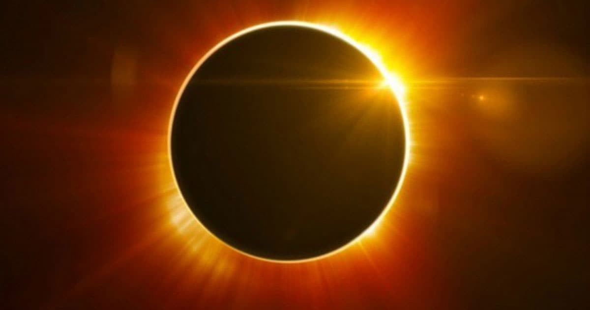 Surya Grahan 2020: थोड़ी देर में लगेगा इस साल का आखिरी सूर्यग्रहण, जानिए दुनिया के अलग-अलग देशों में कैसी है मान्यता...